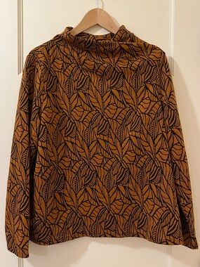 Habitat • NWT Falling Leaves Jacquard Wrap Neck Top • Ginger • Size L